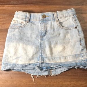 Crazy 8 distressed /fringe light denim jean skirt
